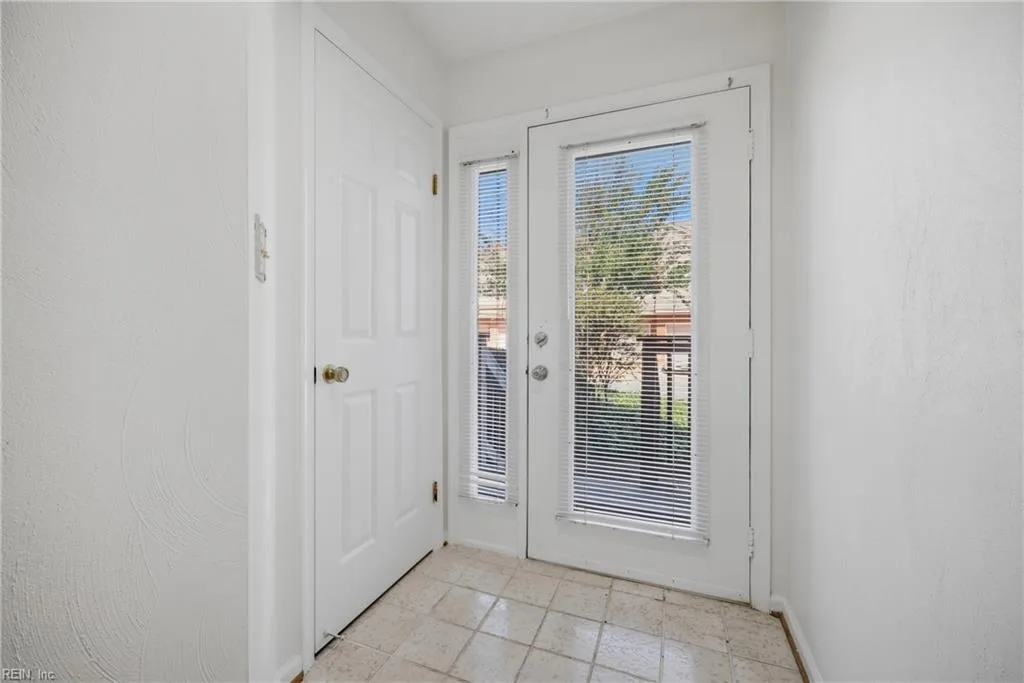 718 Coquina LN, VIRGINIABEACH VA 23451 - Photo 4