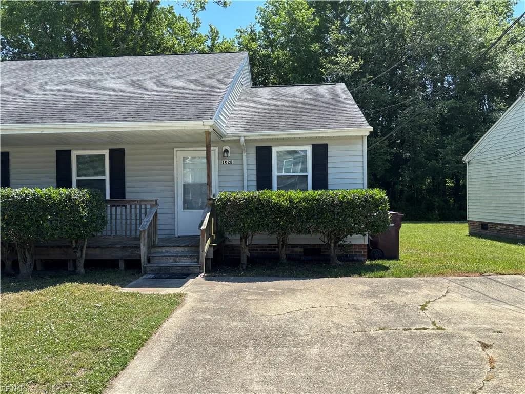 102 Diamond AVE #B, CHESAPEAKE VA 23323 - Main photo