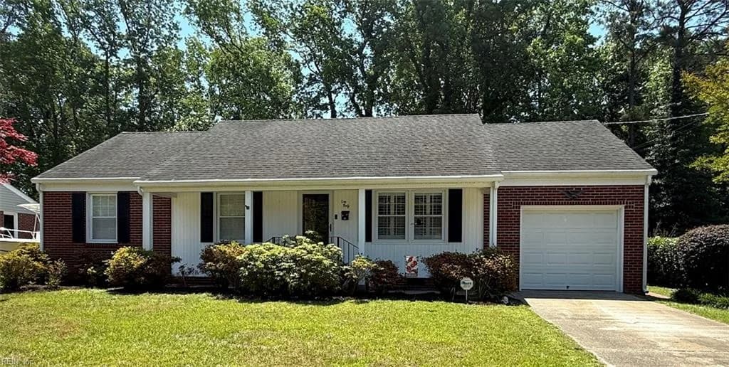 140 Albany DR, HAMPTON VA 23666 - Photo 2