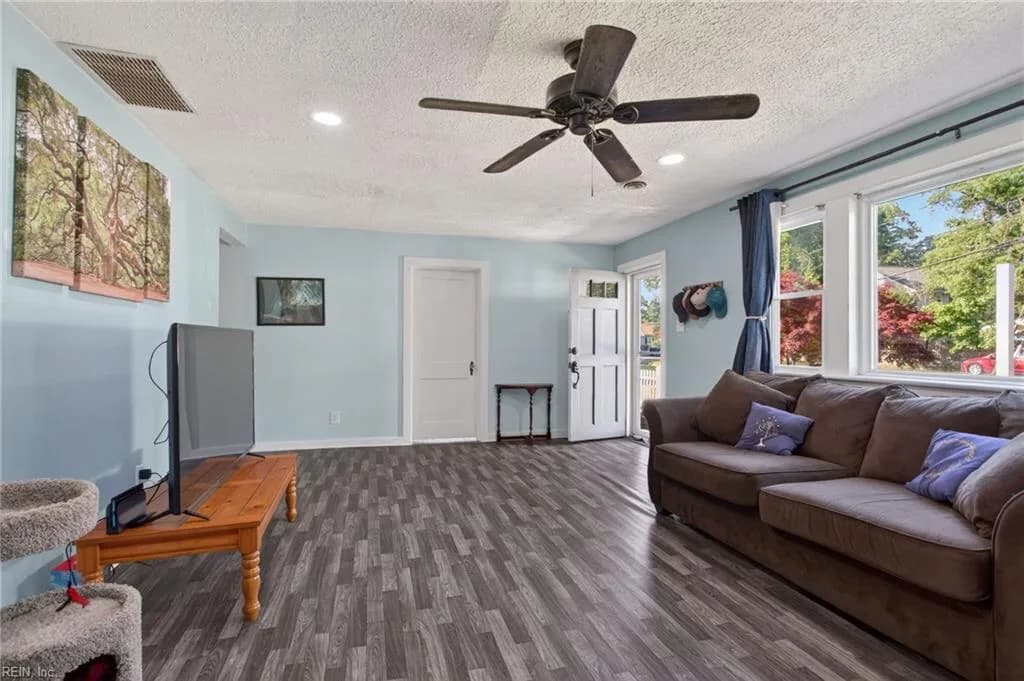 7205 Madison AVE, NEWPORTNEWS VA 23605 - Photo 5