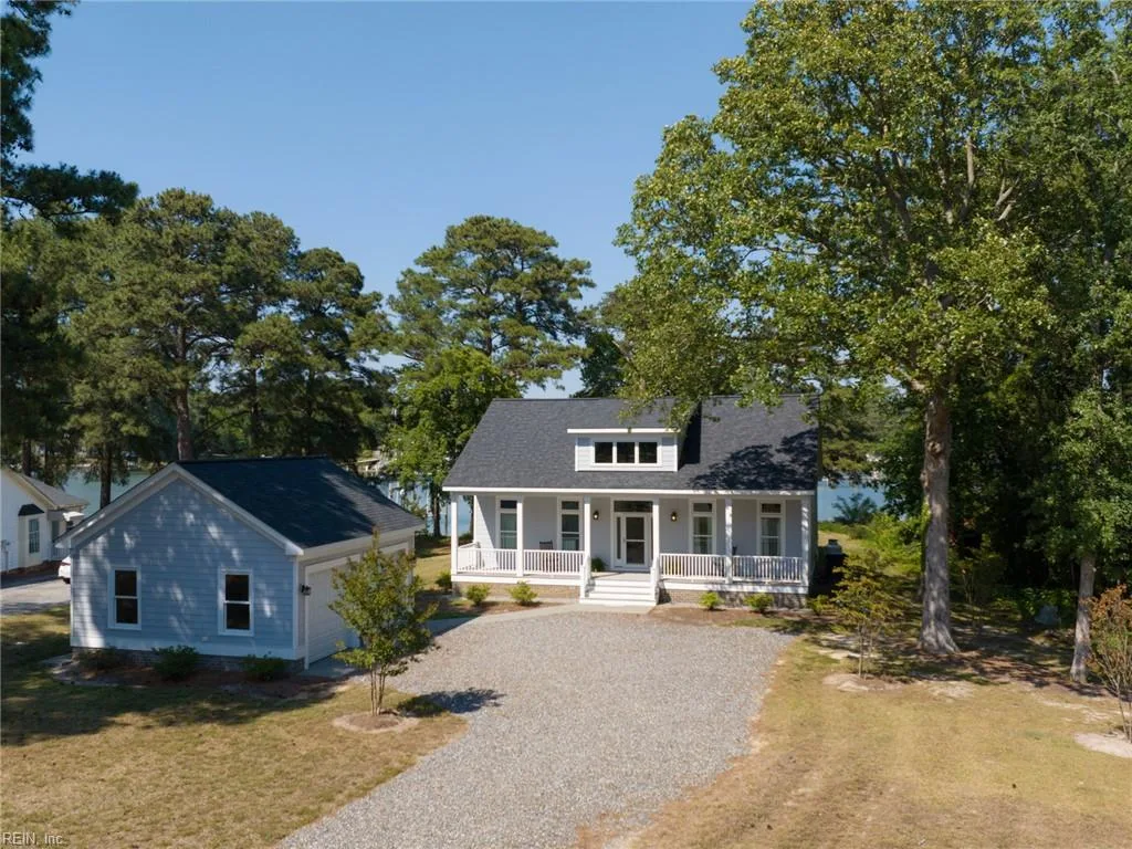 7877 Berkeley DR, GLOUCESTERPOINT VA 23062