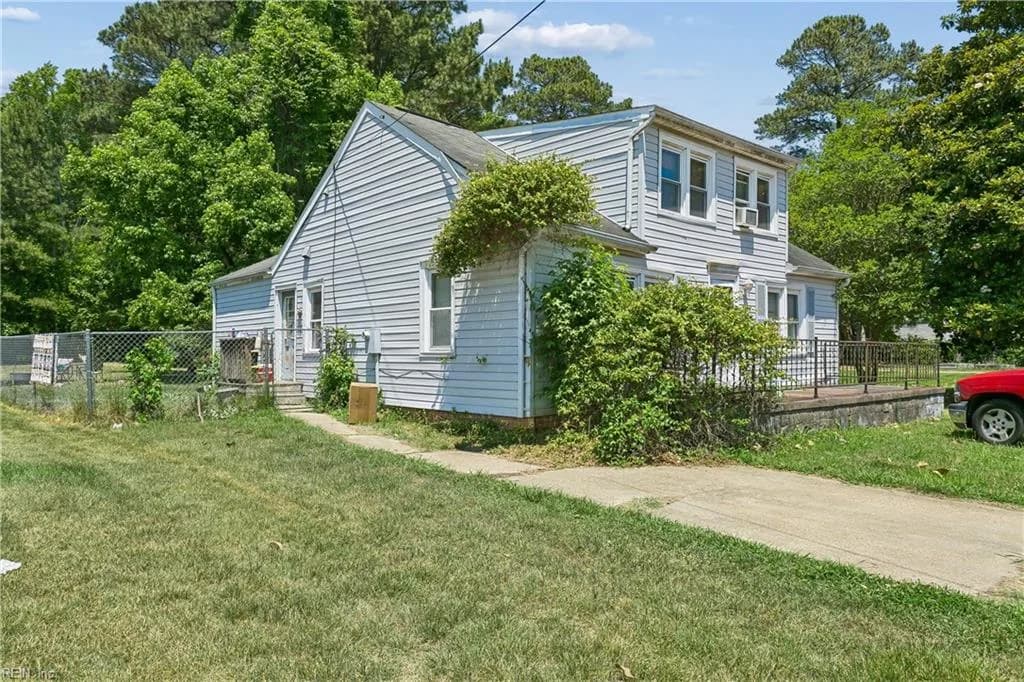 483 Richneck RD, NEWPORTNEWS VA 23608 - Photo 3