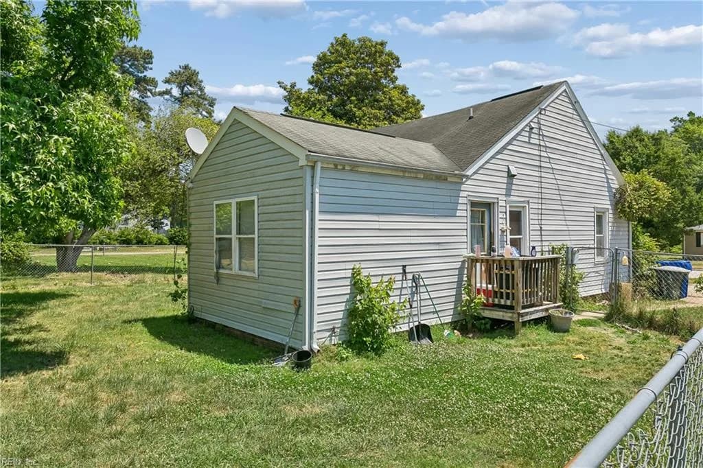 483 Richneck RD, NEWPORTNEWS VA 23608 - Photo 4