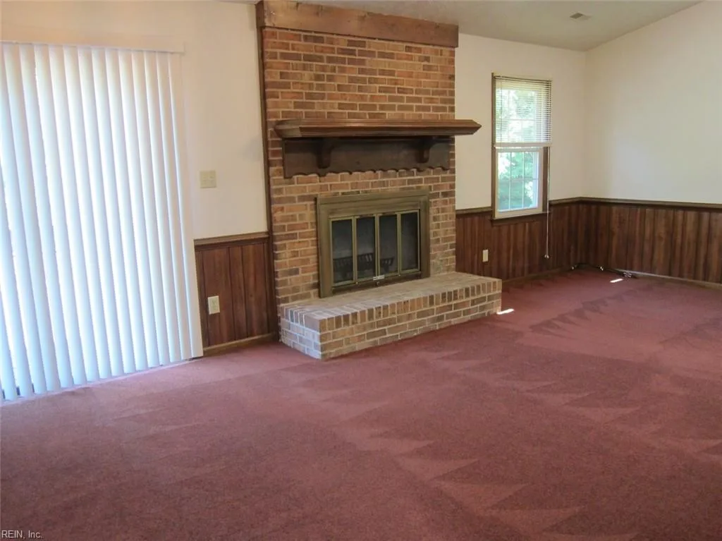 104 Gray LN, YORKTOWN VA 23692 - Photo 4