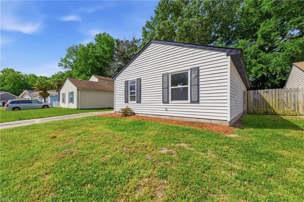 1566 Hummingbird LN, VIRGINIABEACH VA 23454 - Photo 4