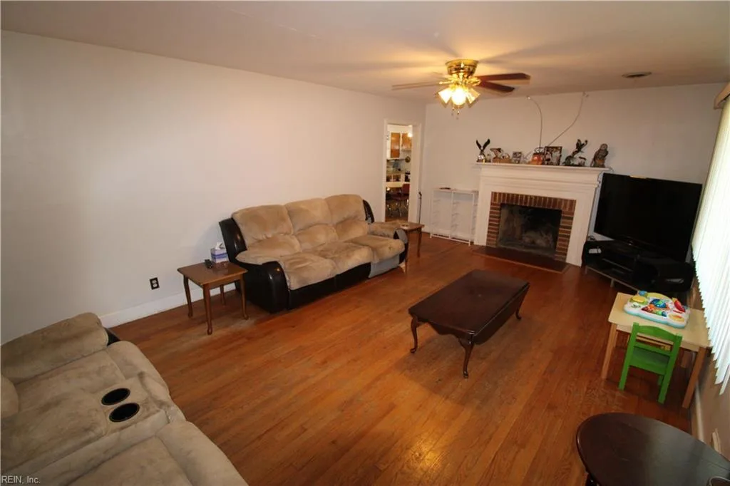 220 Charlotte DR, PORTSMOUTH VA 23701 - Photo 5