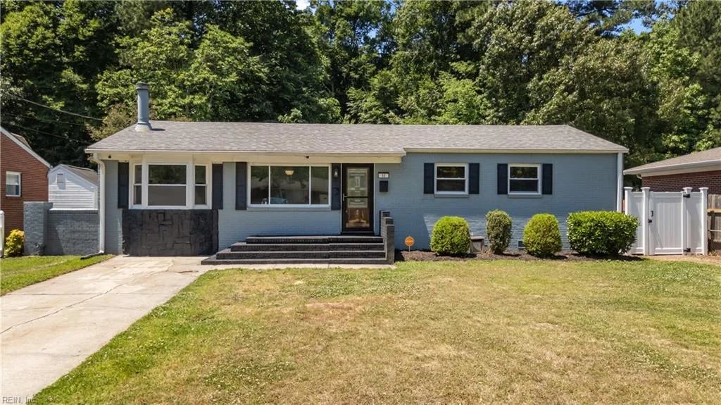 48 Cornwall TER, HAMPTON VA 23666