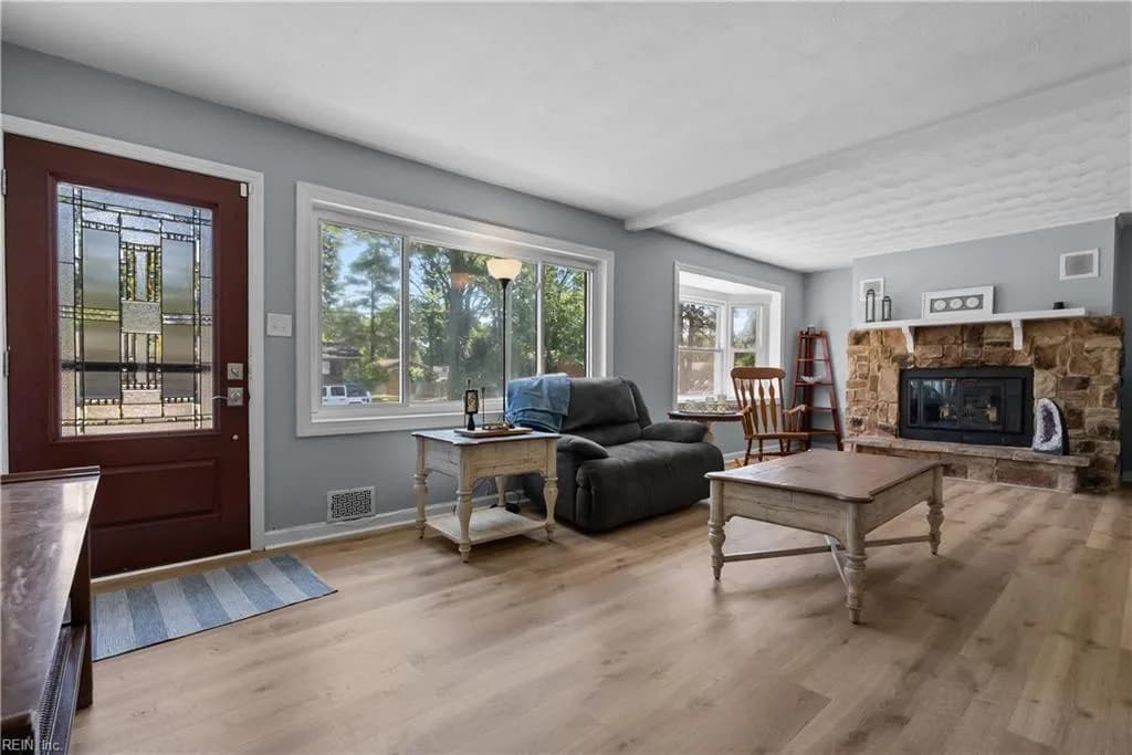 48 Cornwall TER, HAMPTON VA 23666 - Photo 4