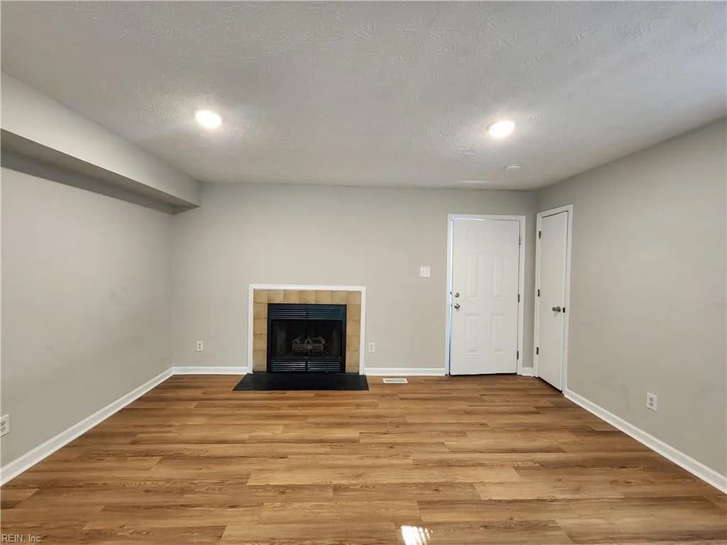 431 Lester RD #8, NEWPORTNEWS VA 23601 - Photo 4