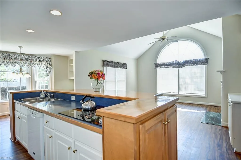 2871 Lilley Cove DR, CHESAPEAKE VA 23321 - Photo 4