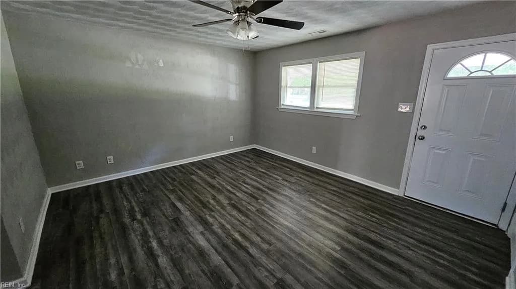 3332 Stilworken DR, CHESAPEAKE VA 23321 - Photo 4