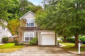 100 Kevin CT, YORKTOWN VA 23692 - Main photo