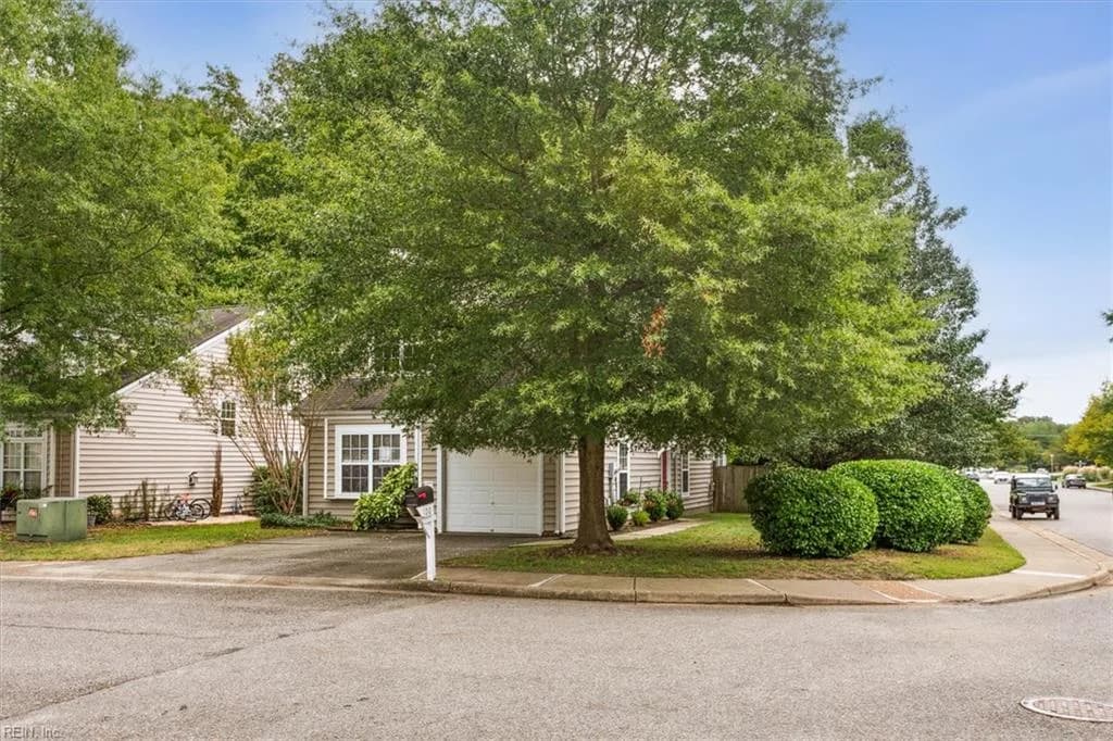 100 Kevin CT, YORKTOWN VA 23692 - Photo 3