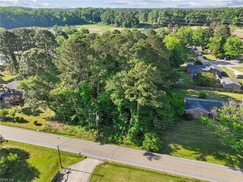 502 Showalter RD, YORKTOWN VA 23692 - Photo 4