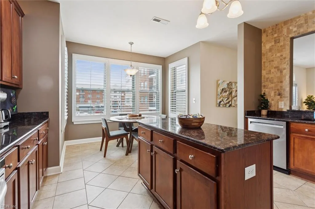 670 Town Center DR #207, NEWPORTNEWS VA 23606 - Photo 3