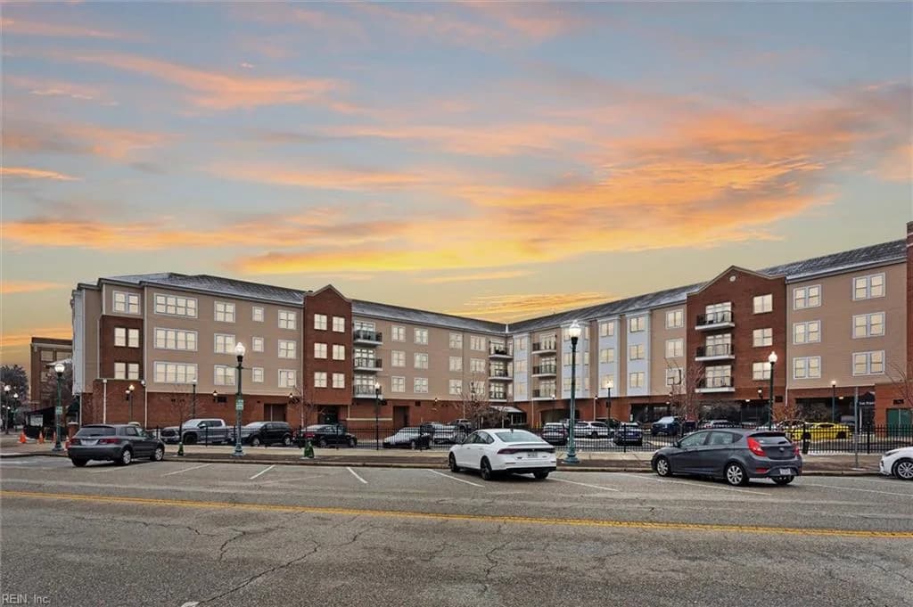 670 Town Center DR #207, NEWPORTNEWS VA 23606 - Photo 4