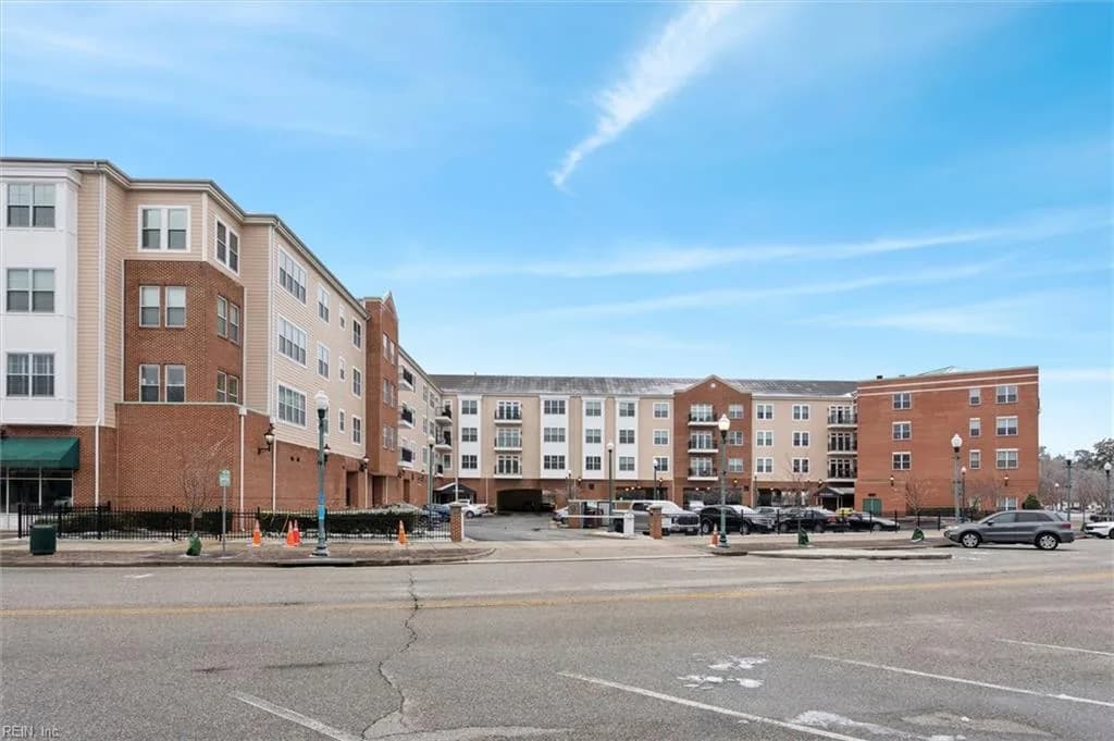 670 Town Center DR #207, NEWPORTNEWS VA 23606 - Photo 5