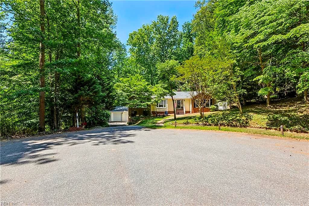 108 Cambridge LN, WILLIAMSBURG VA 23185 - Main photo
