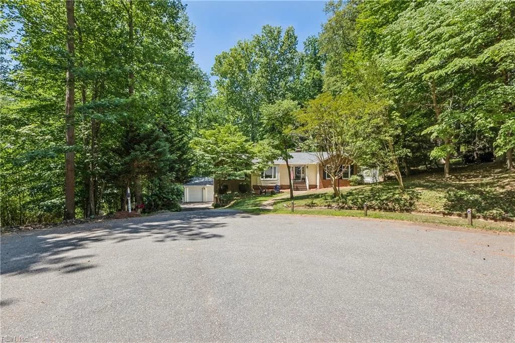 108 Cambridge LN, WILLIAMSBURG VA 23185 - Main photo