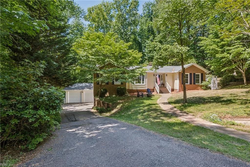 108 Cambridge LN, WILLIAMSBURG VA 23185 - Photo 3
