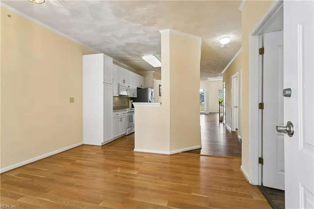 2992 Shore DR #304, VIRGINIABEACH VA 23451 - Photo 4