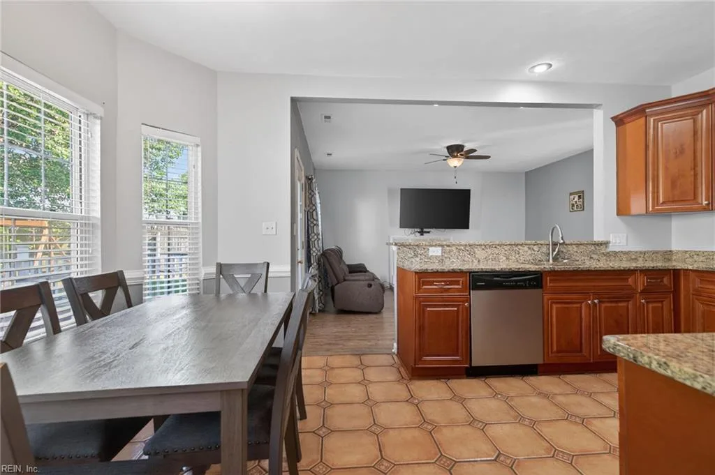 2217 Arrowstone CT, VIRGINIABEACH VA 23456 - Photo 4