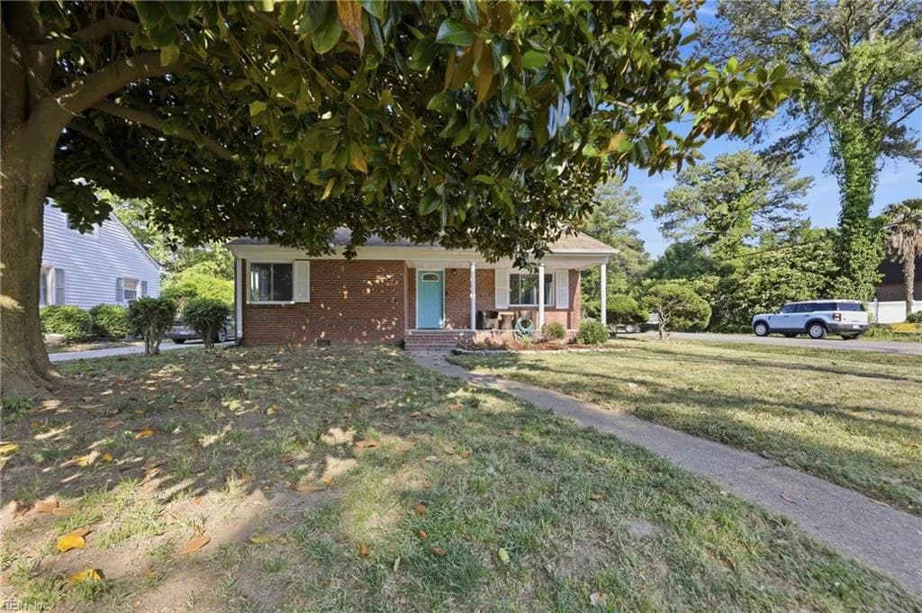 1324 Hawthorne DR, CHESAPEAKE VA 23325 - Main photo
