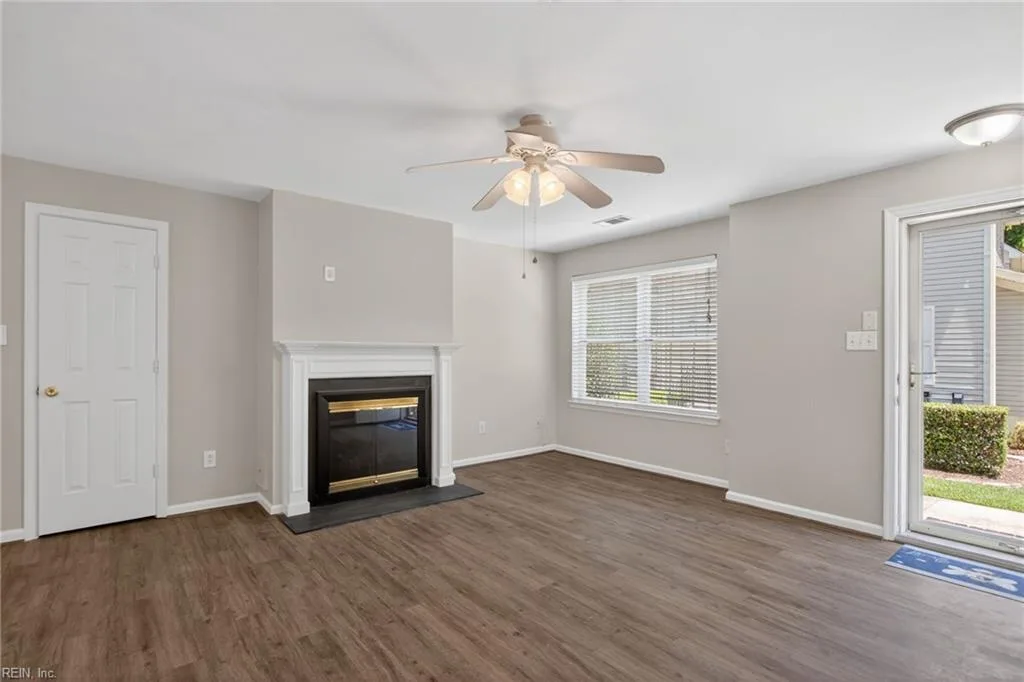 300 London Pointe CT, VIRGINIABEACH VA 23454 - Photo 5