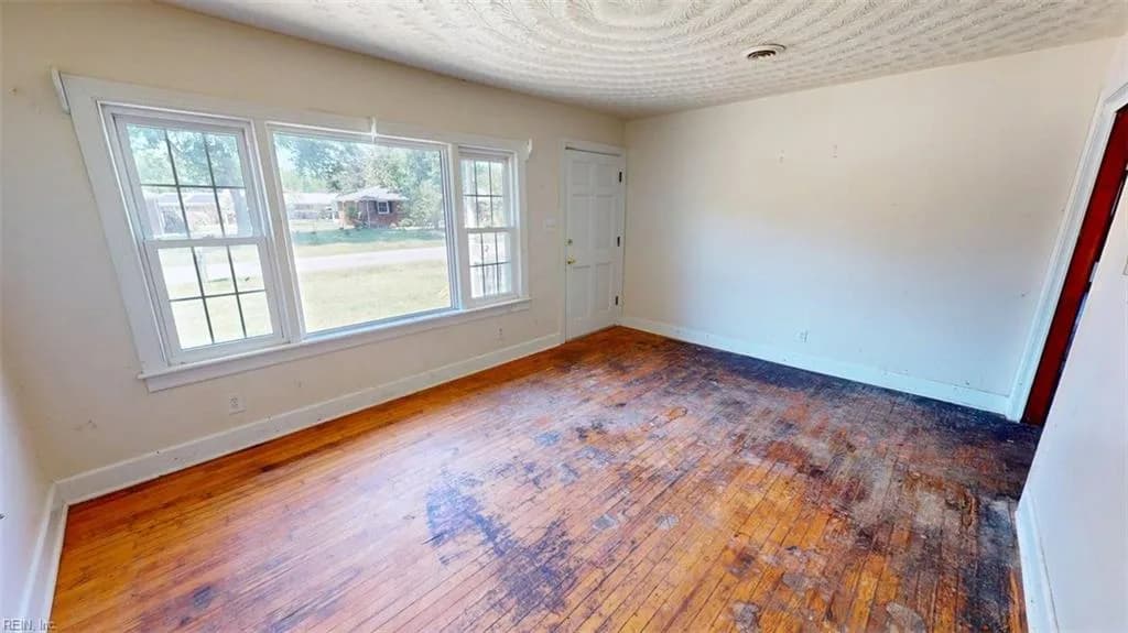 5217 Askew RD, CHESAPEAKE VA 23321 - Photo 3