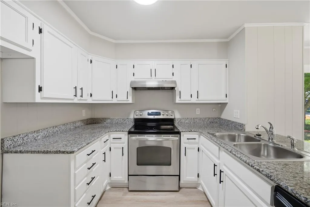 4312 Dutch ST, VIRGINIABEACH VA 23452 - Photo 3
