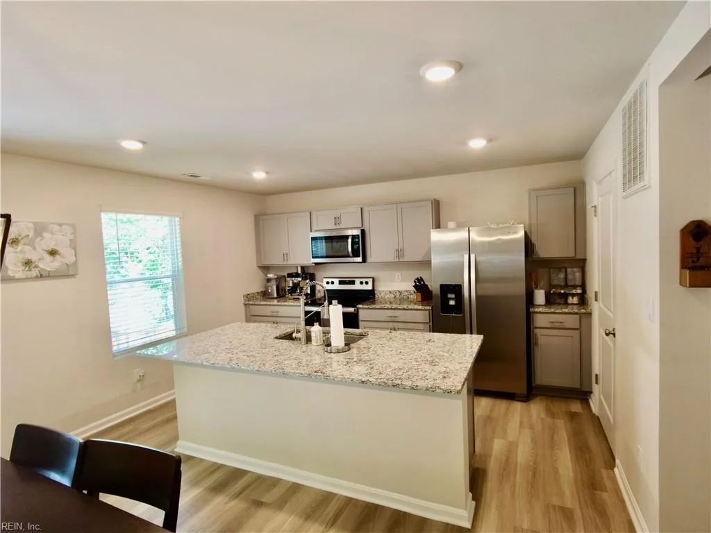 516 Trail RD, FRANKLIN VA 23851 - Photo 3