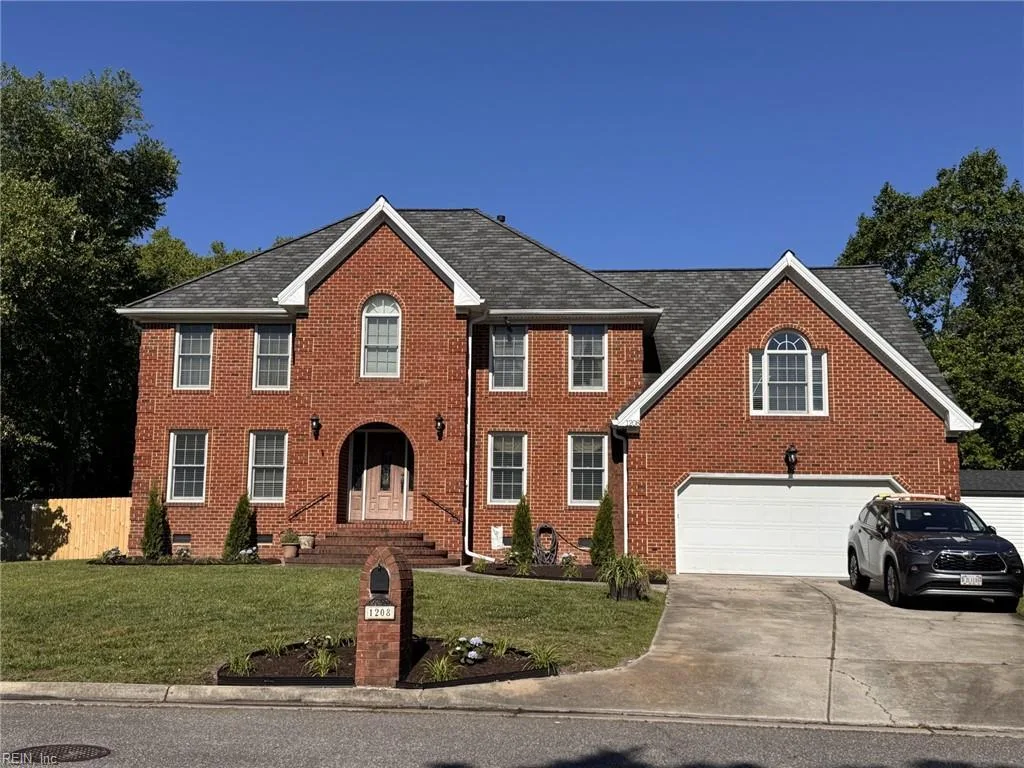 1208 Chateau CIR, Chesapeake — 5 bed Residential, 3,558 sqft