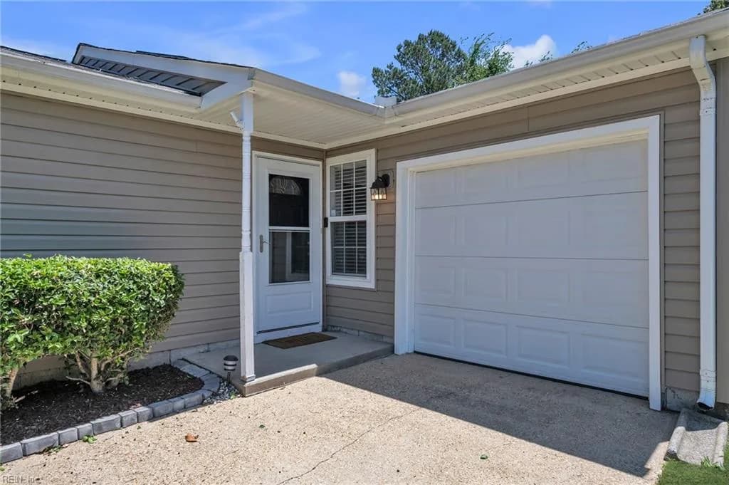 1119 Kings Mill CT, CHESAPEAKE VA 23320 - Photo 5