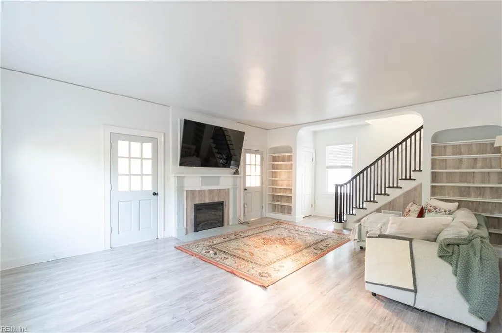 323 64th ST, NEWPORTNEWS VA 23607 - Photo 3