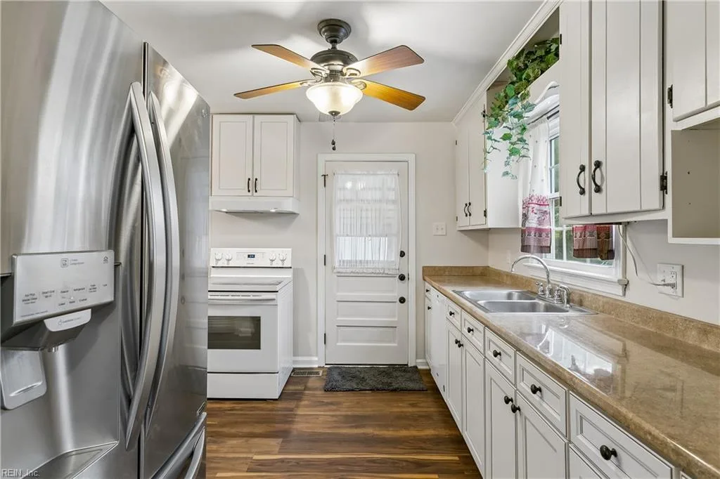 6 Hickory Hill RD, HAMPTON VA 23666 - Photo 4