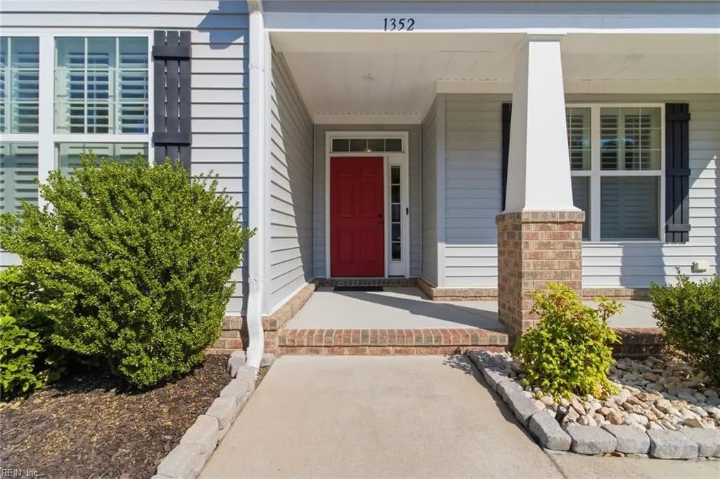 1352 Auburn Hill DR, CHESAPEAKE VA 23320 - Photo 3