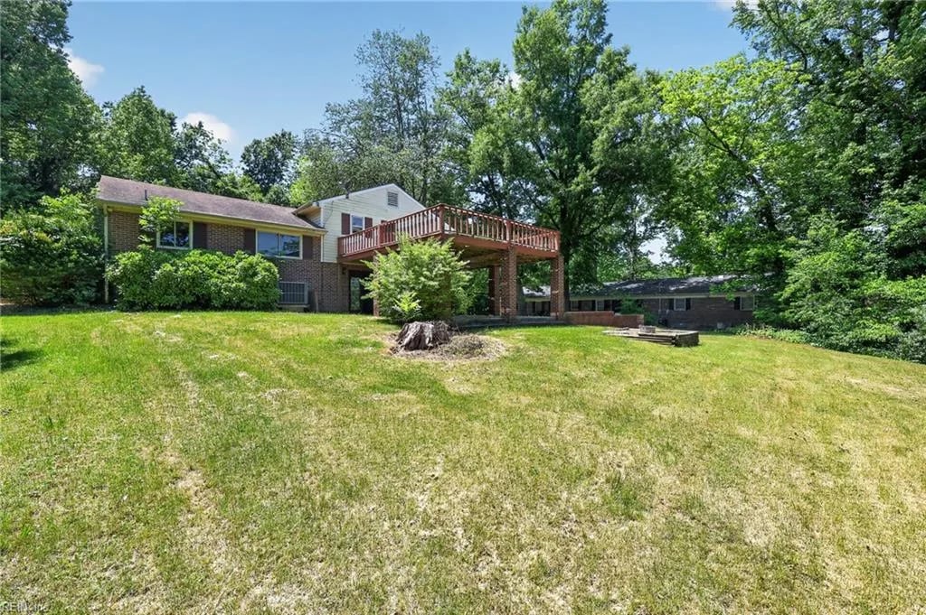204 Courthouse RD, BLACKSTONE VA 23824