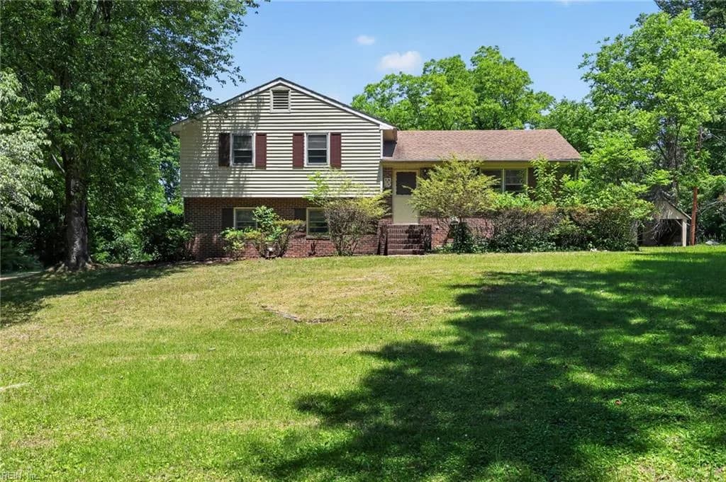 204 Courthouse RD, BLACKSTONE VA 23824 - Photo 5