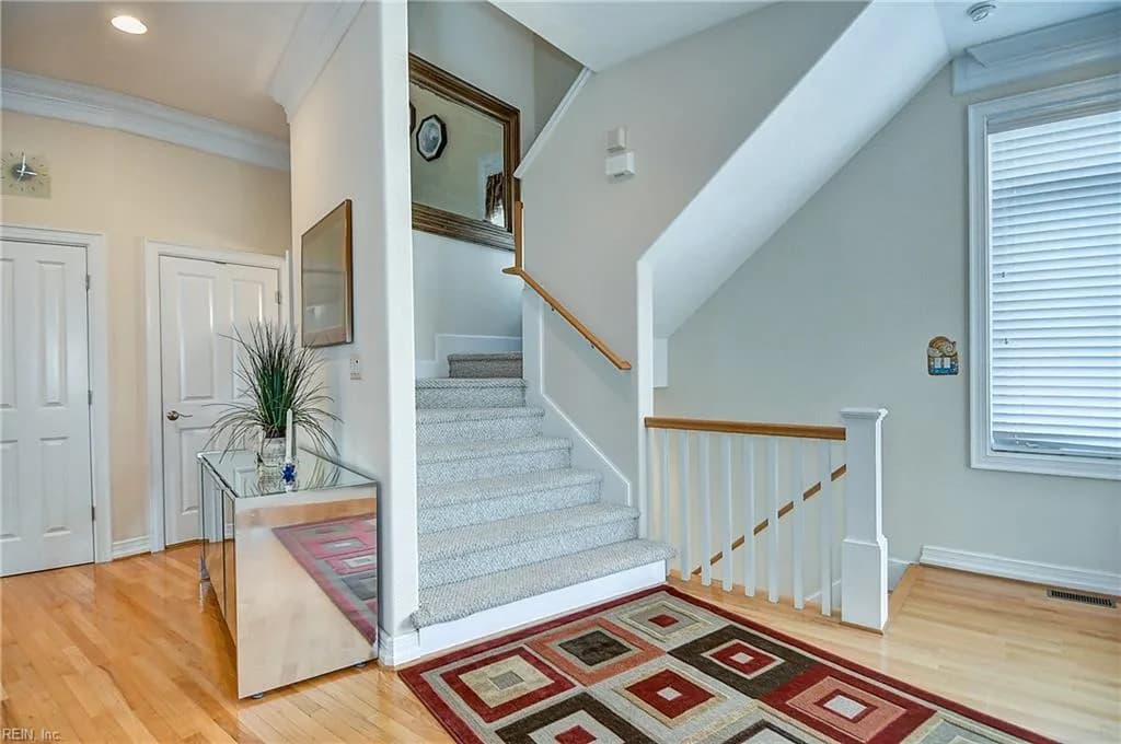 5512 Holly RD, VIRGINIABEACH VA 23451 - Photo 4