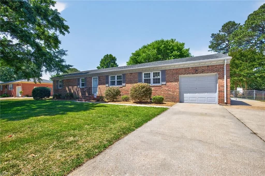 436 Fairfield DR, CHESAPEAKE VA 23322 - Main photo