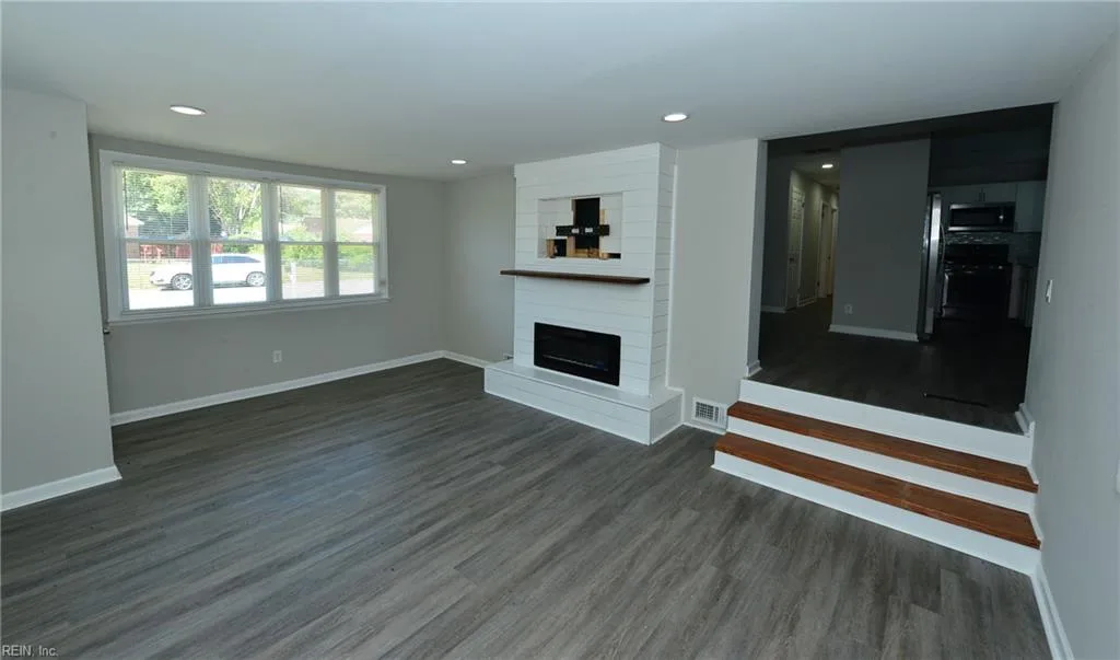 705 Warfield DR, PORTSMOUTH VA 23701 - Photo 3