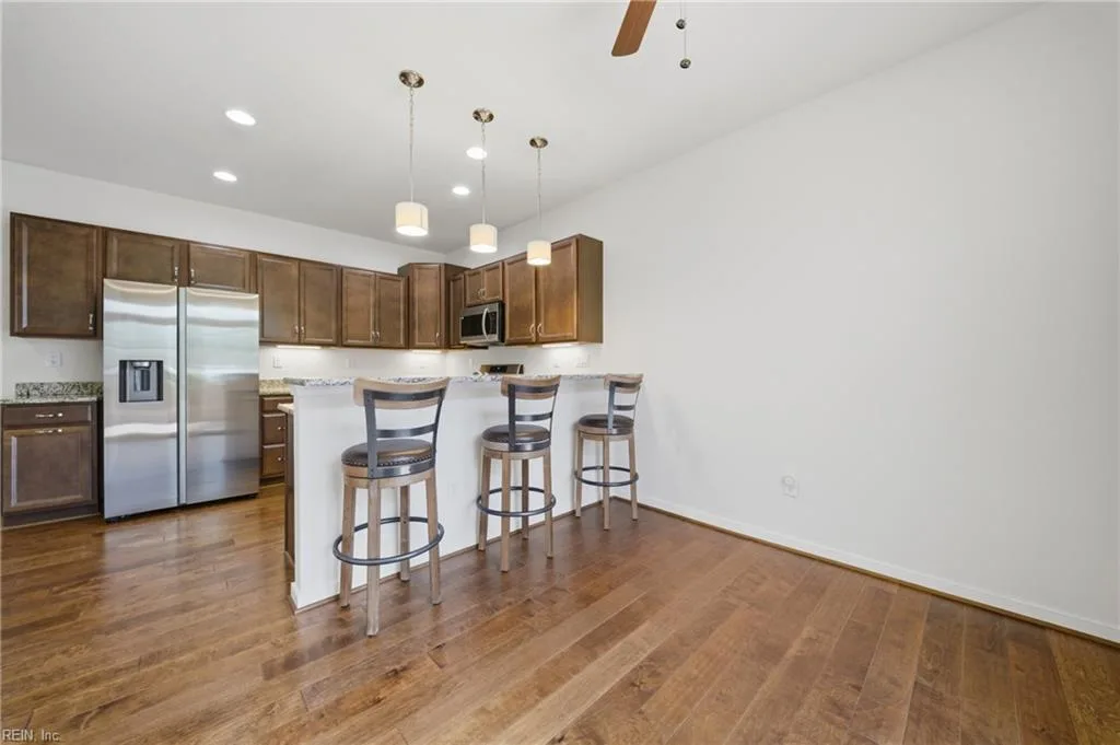 562 Dunning LN, CHESAPEAKE VA 23323 - Photo 4