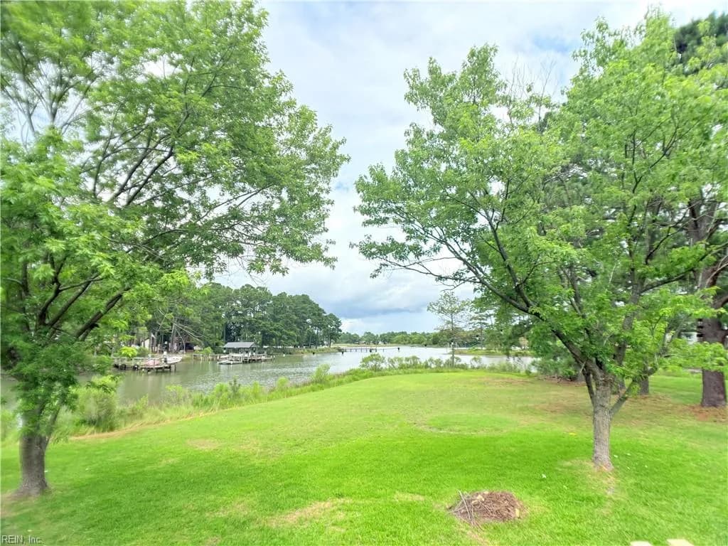 172B Hunts Neck RD, POQUOSON VA 23662 - Photo 3