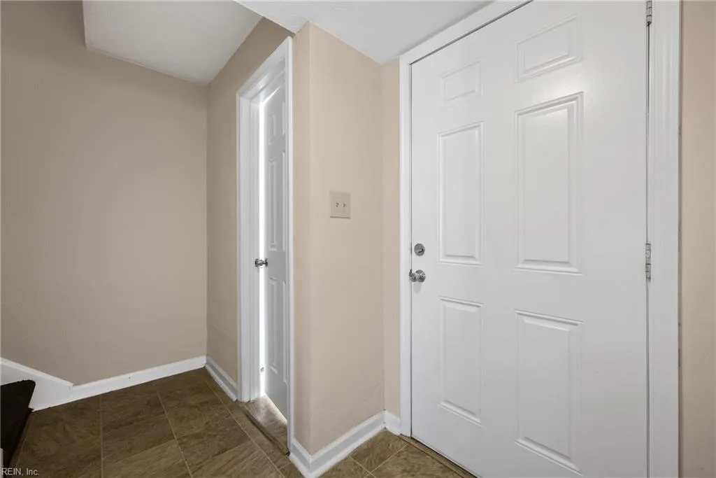 317 49th ST, NEWPORTNEWS VA 23607 - Photo 5