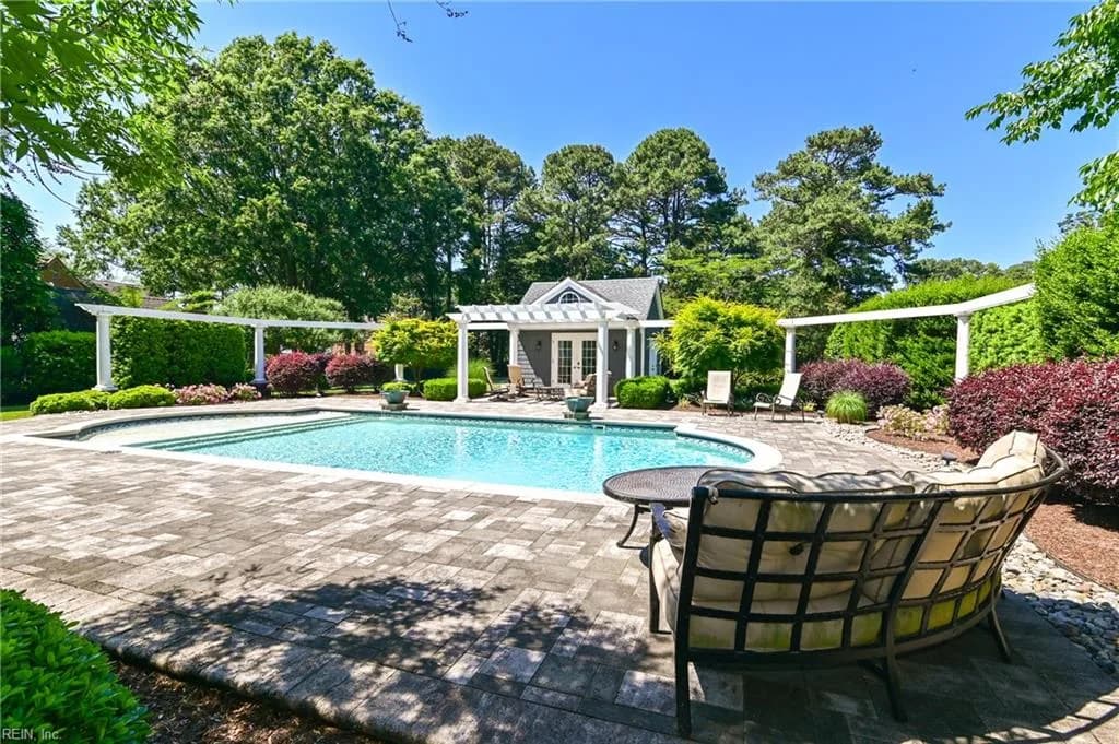 703 Circle LN, VIRGINIABEACH VA 23451 - Photo 4