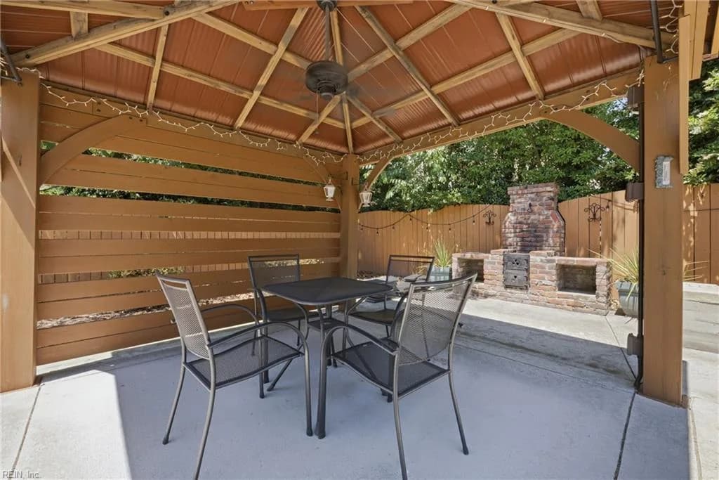 700 Riverside DR, NEWPORTNEWS VA 23606 - Photo 3
