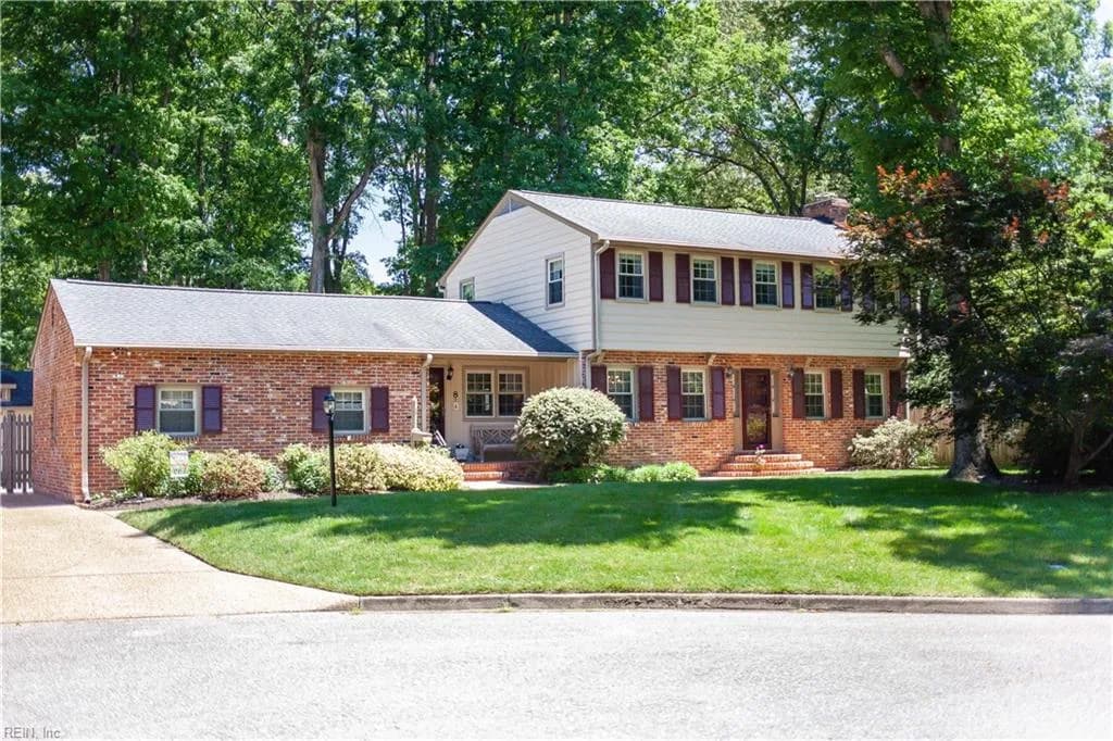 8 Bradford CIR, NEWPORTNEWS VA 23602 - Main photo