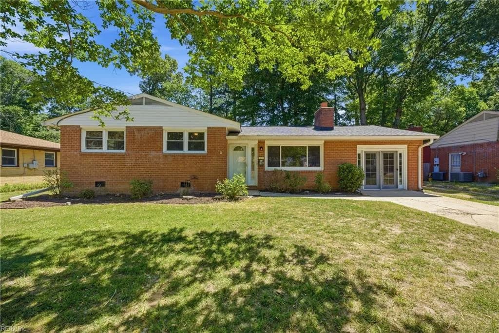 858 Catalina DR, NEWPORTNEWS VA 23608 - Main photo