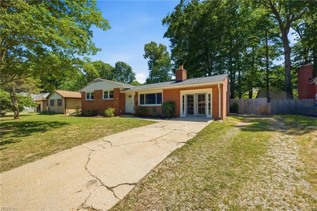 858 Catalina DR, NEWPORTNEWS VA 23608 - Photo 3