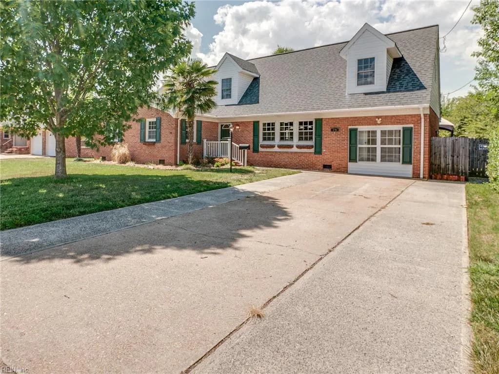 79 Tide Mill LN, HAMPTON VA 23666 - Main photo